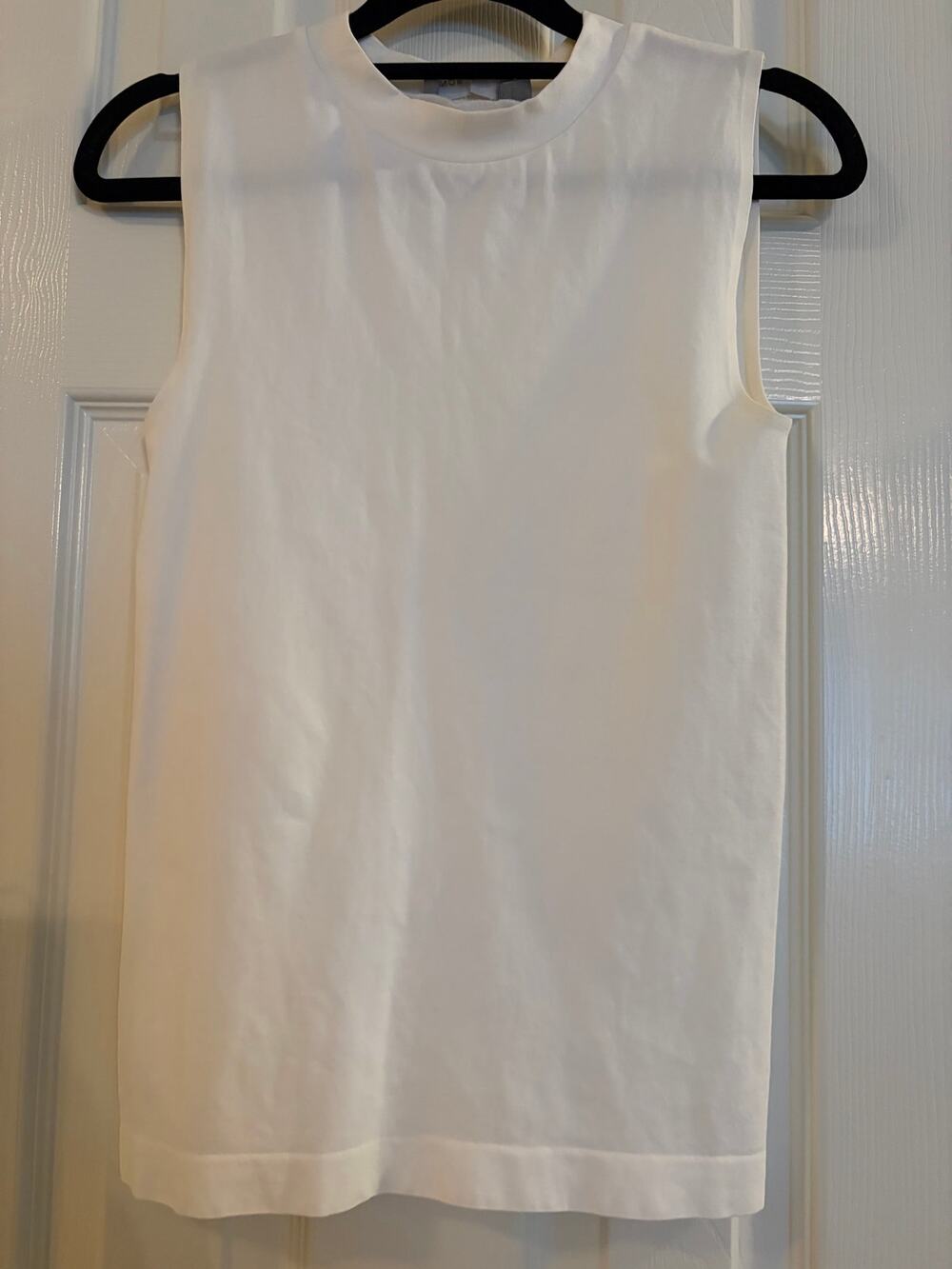 Vince Women’s Small Ivory White Sleeveless Blouse Minimalist Crew Neck Top